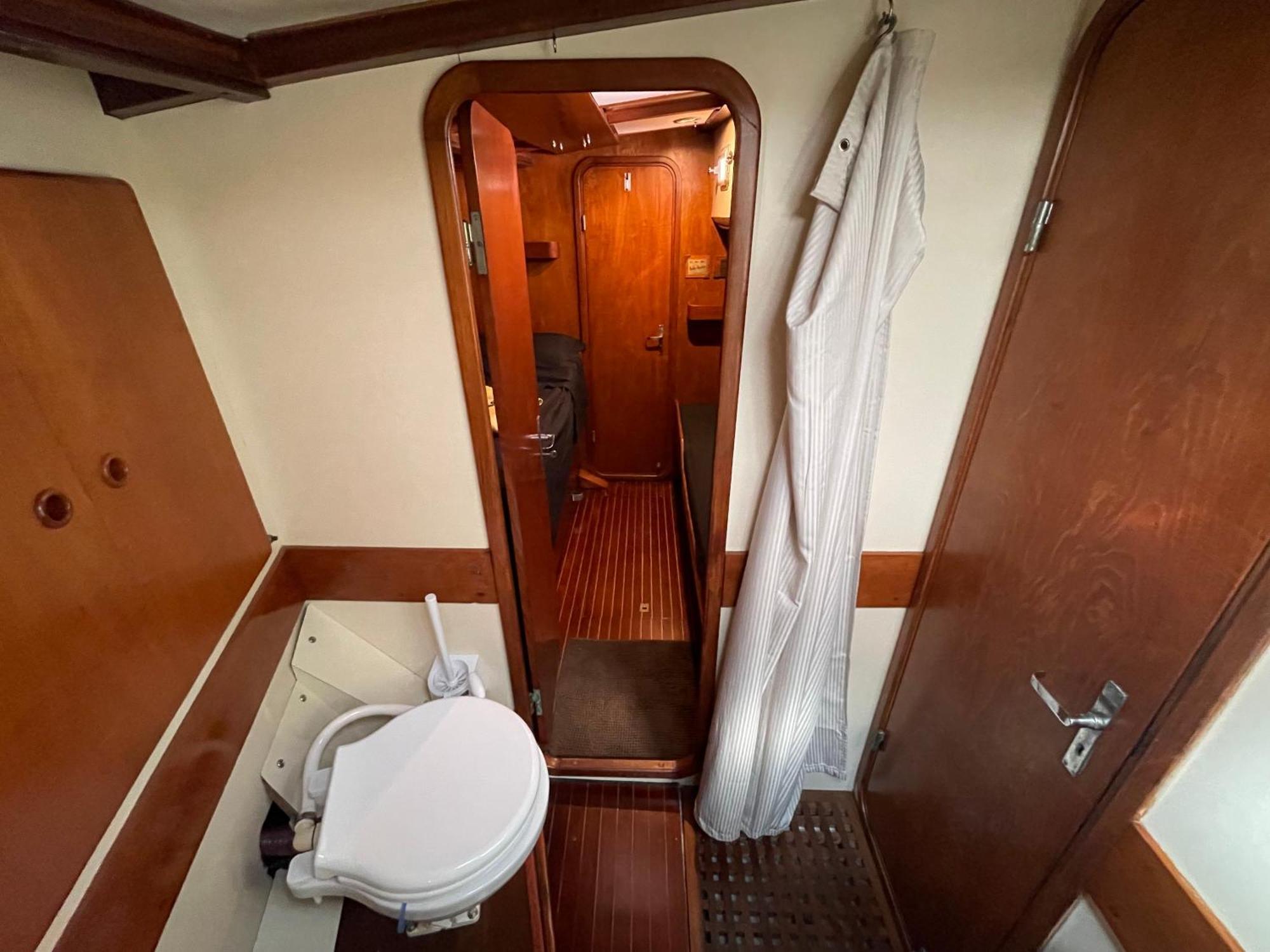 Sailboat B&B On Board Catania Exterior photo
