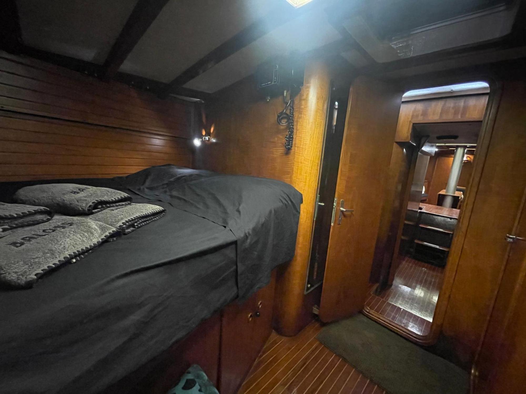 Sailboat B&B On Board Catania Exterior photo